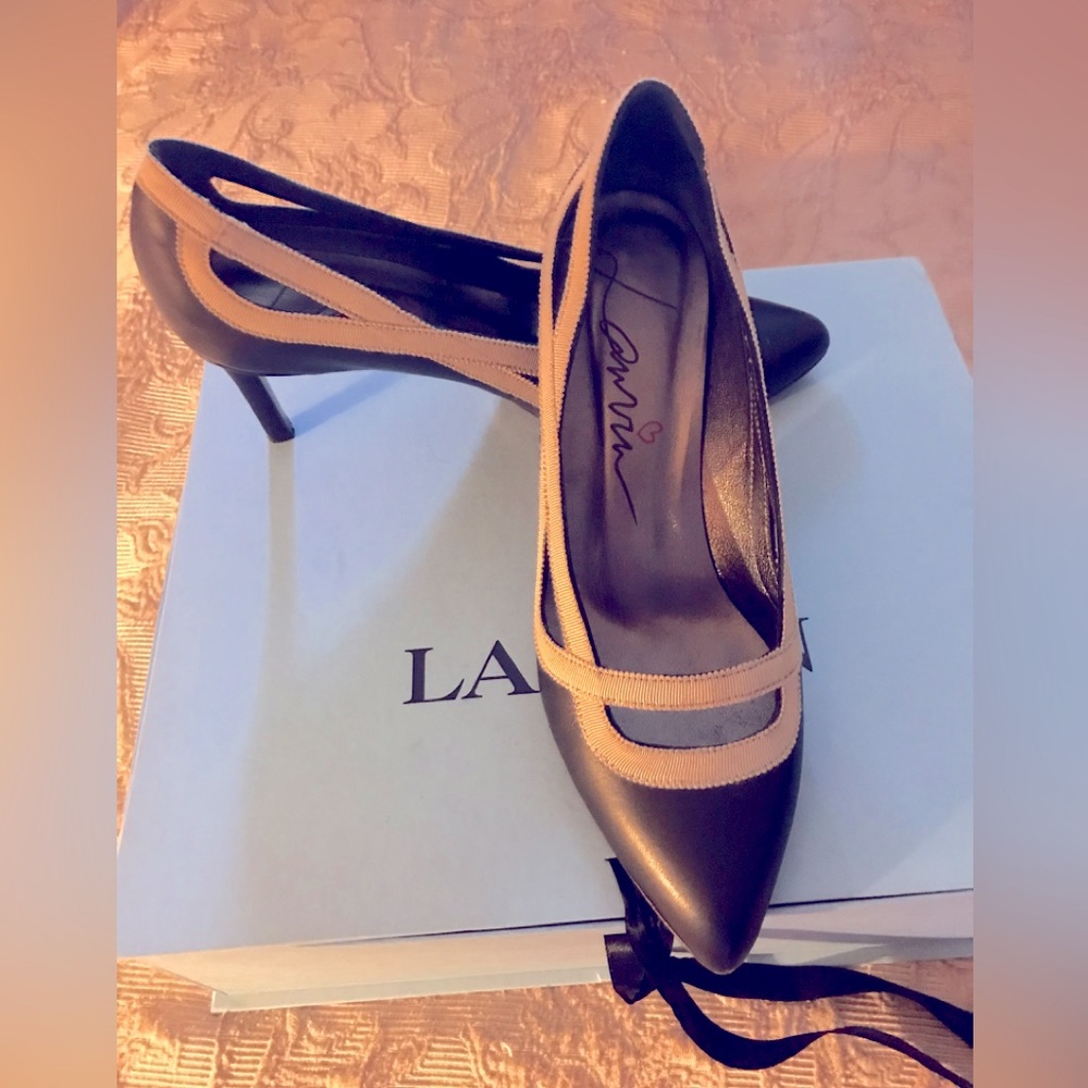 LANVIN Open Work Pumps Black Leather w/ Grosgrain Ribbon Trim. Worn Once. Size 7